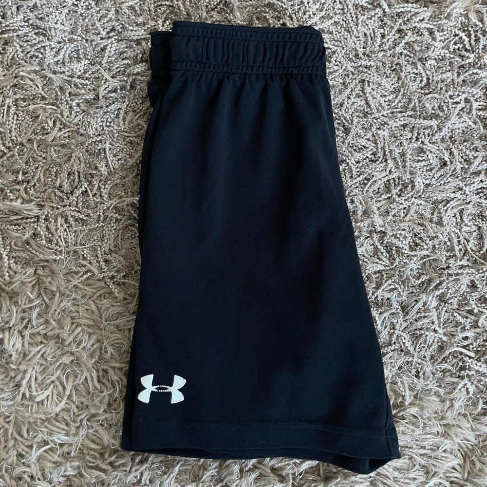 Boys Size 5 Under Armour Athletic Shorts
